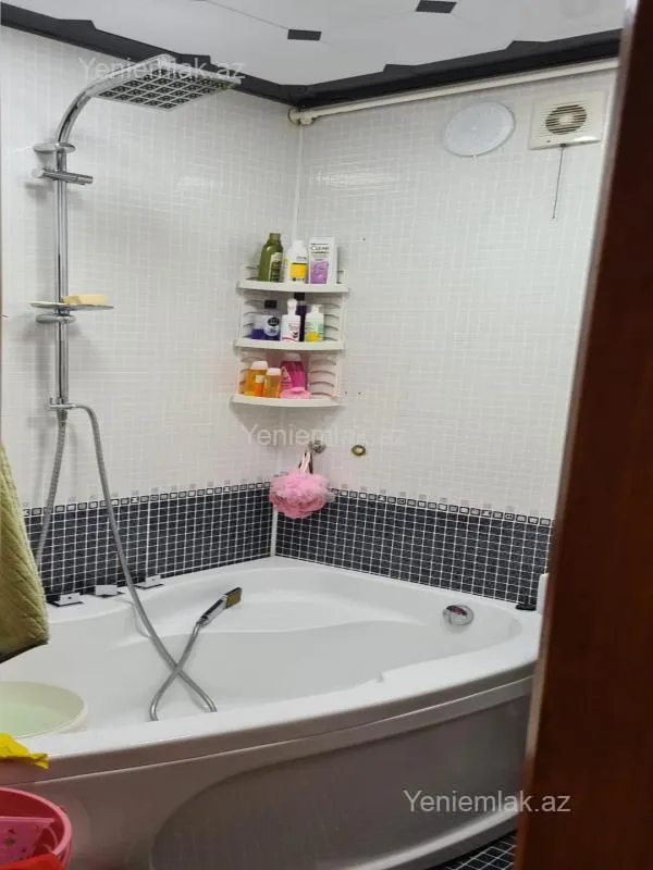 Satılır 3 otaqlı köhnə tikili 72 m²