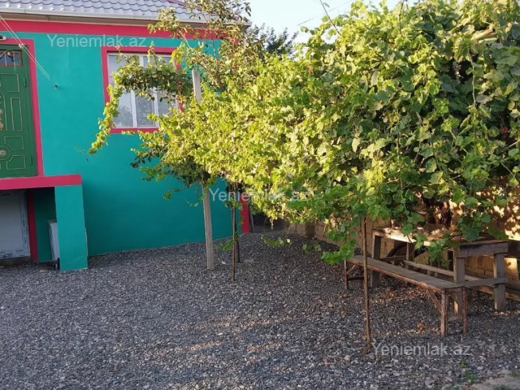 Satılır 4 otaqlı həyət evi 120 m²