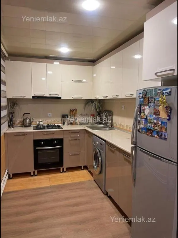 Satılır 4 otaqlı köhnə tikili 85 m²