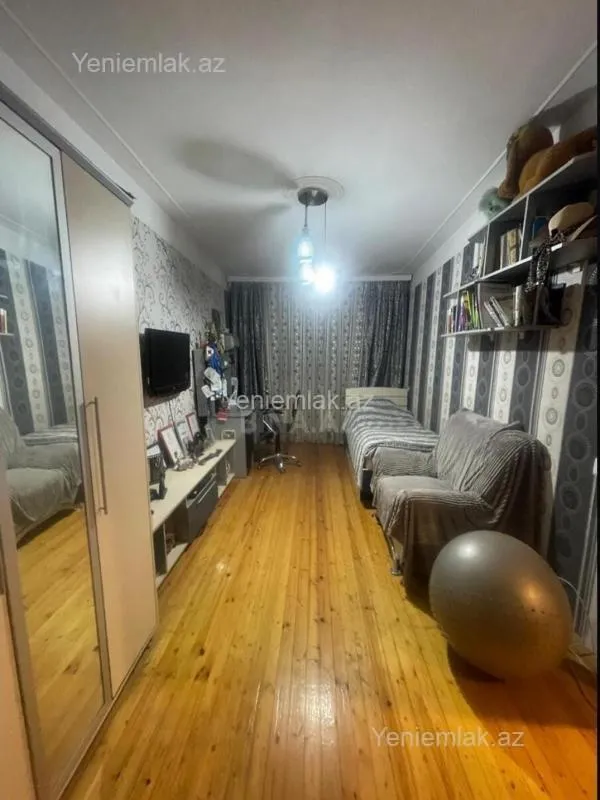 Satılır 4 otaqlı köhnə tikili 85 m²