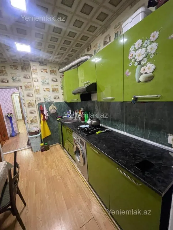 Satılır 4 otaqlı köhnə tikili 92 m²