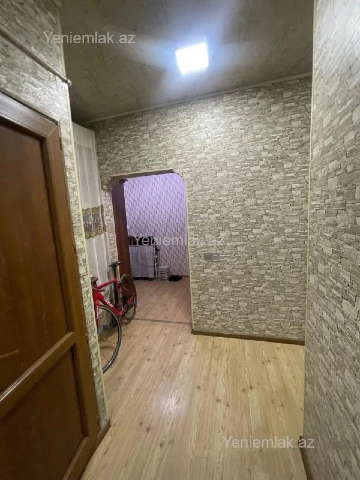 Satılır 4 otaqlı köhnə tikili 92 m²