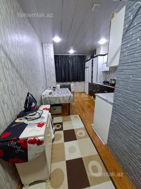 Satılır 3 otaqlı köhnə tikili 80 m²