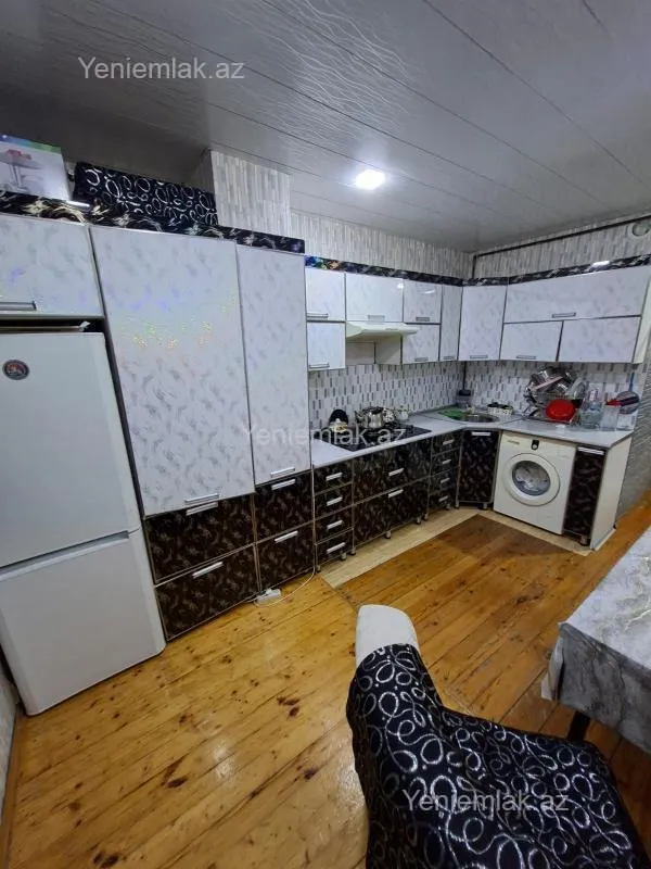 Satılır 3 otaqlı köhnə tikili 80 m²