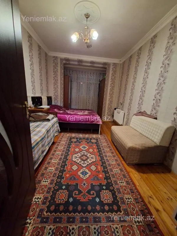 Satılır 3 otaqlı köhnə tikili 80 m²