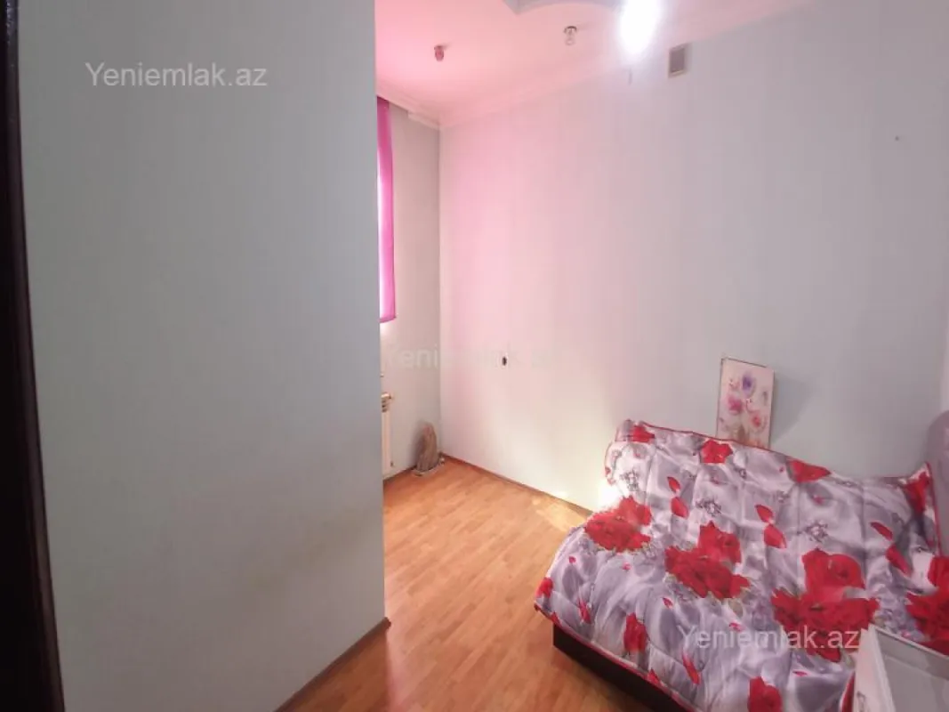 Satılır 6 otaqlı həyət evi 200 m²