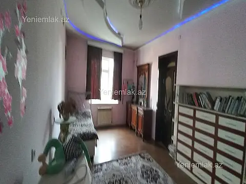 Satılır 6 otaqlı həyət evi 200 m²
