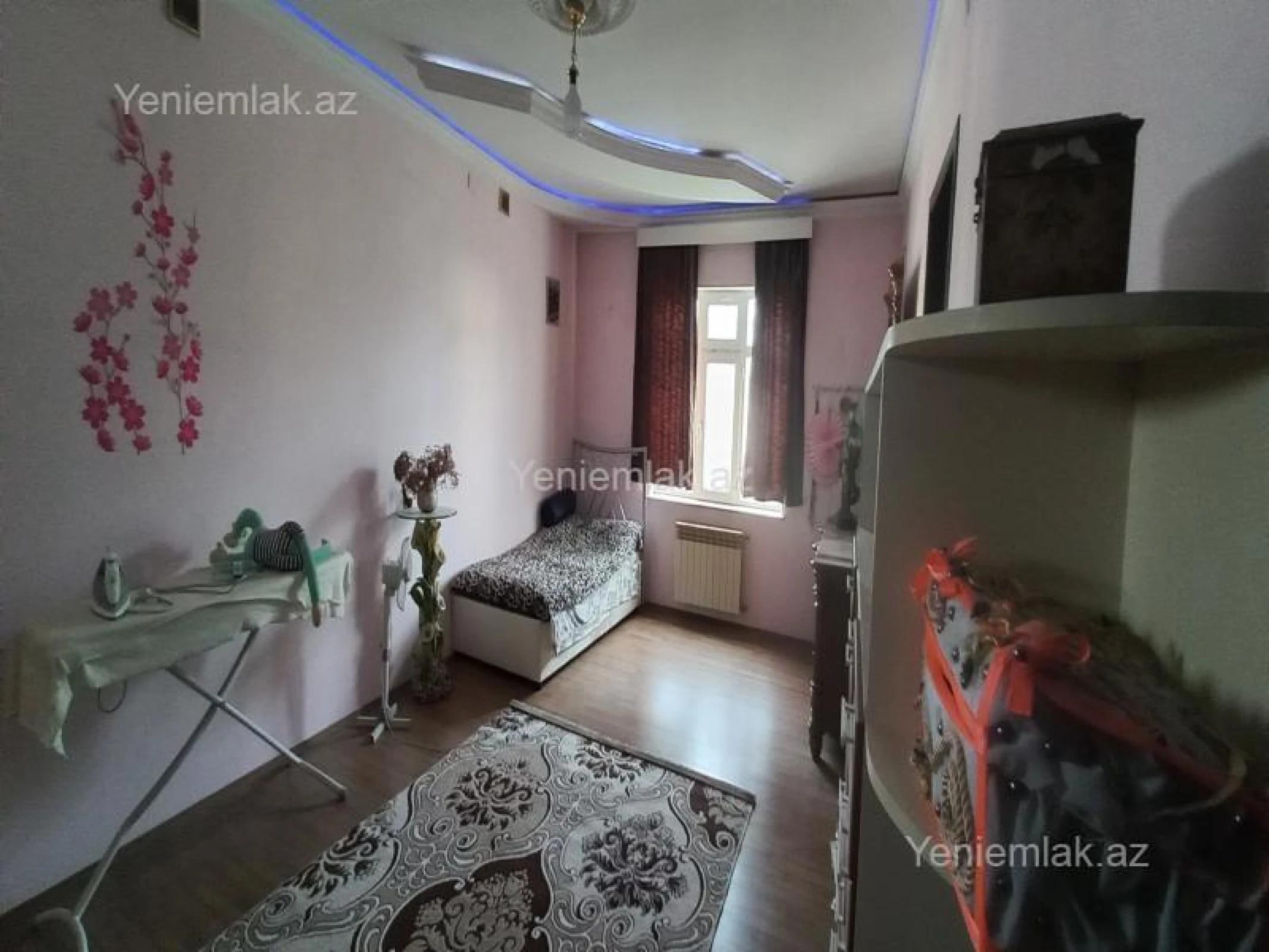Satılır 6 otaqlı həyət evi 200 m²