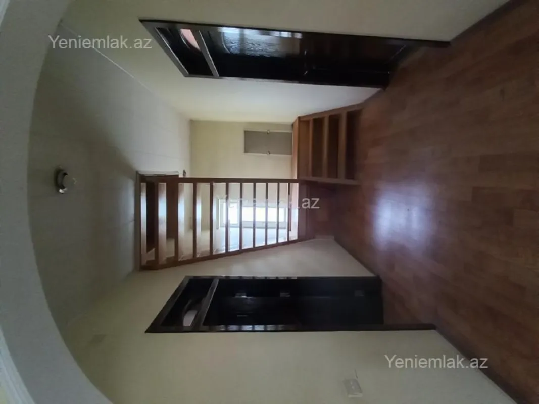 Satılır 6 otaqlı həyət evi 200 m²