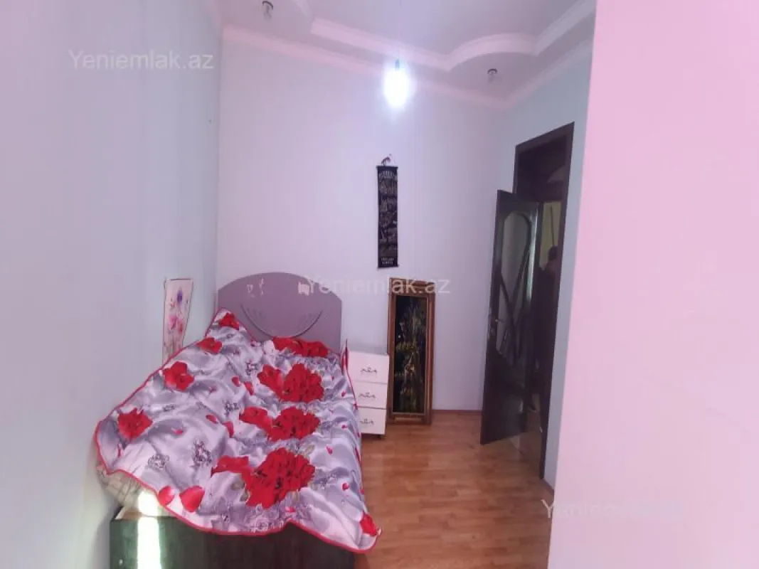 Satılır 6 otaqlı həyət evi 200 m²