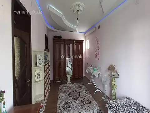 Satılır 6 otaqlı həyət evi 200 m²