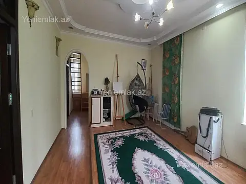 Satılır 6 otaqlı həyət evi 200 m²