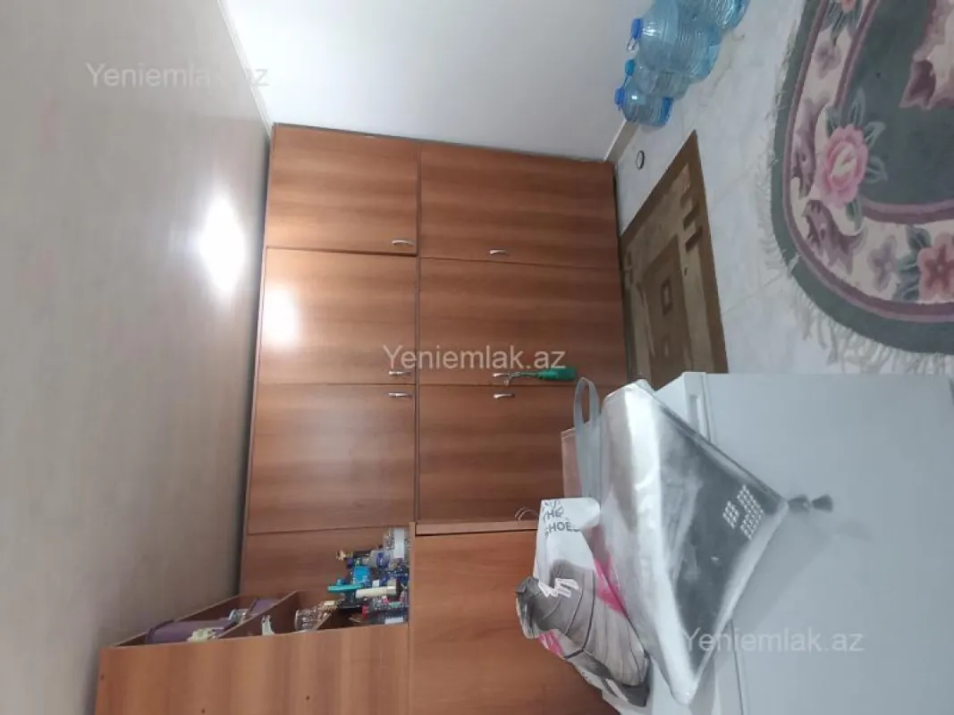 Satılır 6 otaqlı həyət evi 200 m²