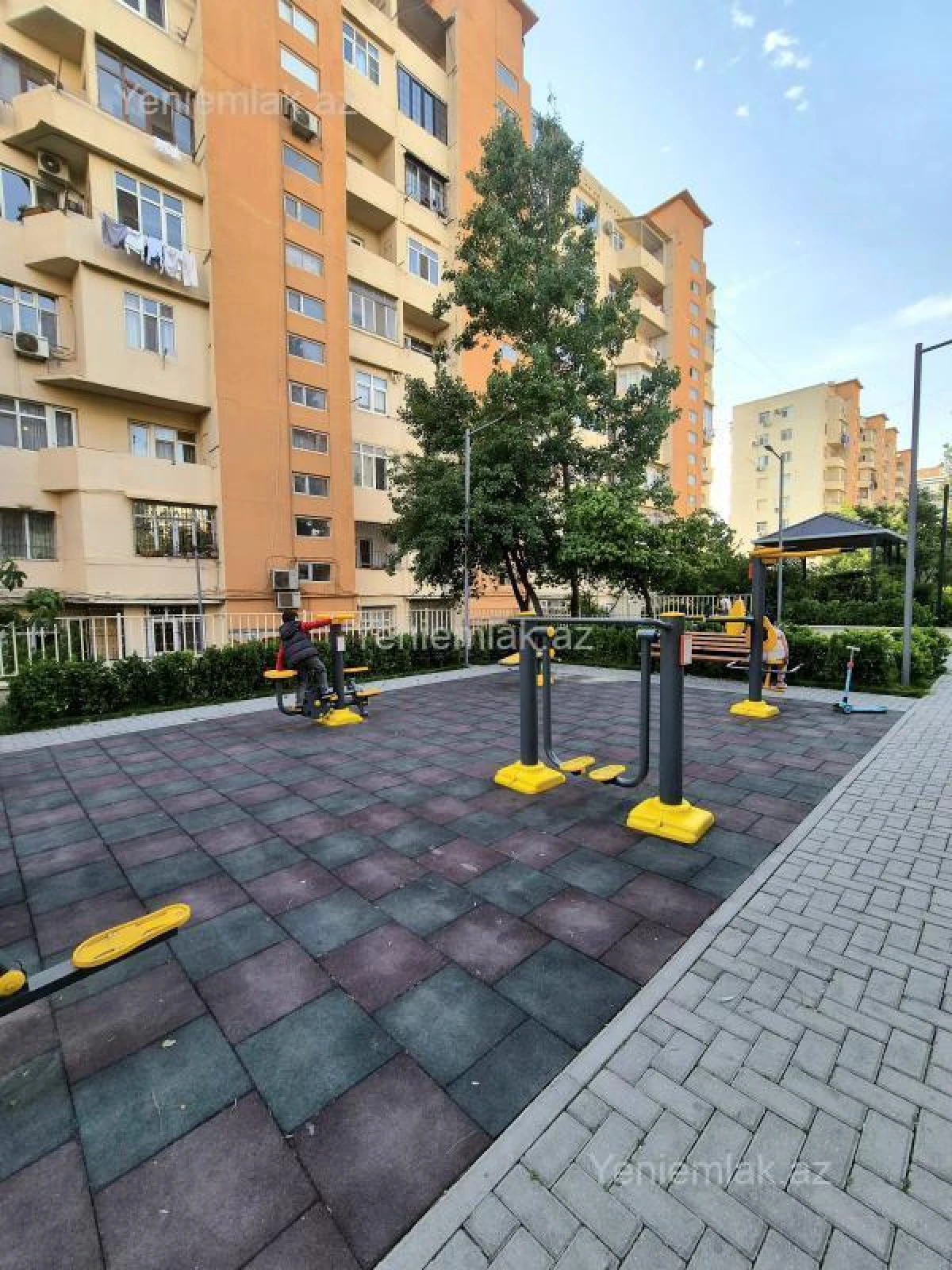 Satılır 2 otaqlı köhnə tikili 42 m²