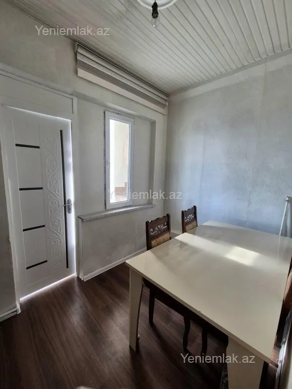 Satılır 2 otaqlı köhnə tikili 42 m²