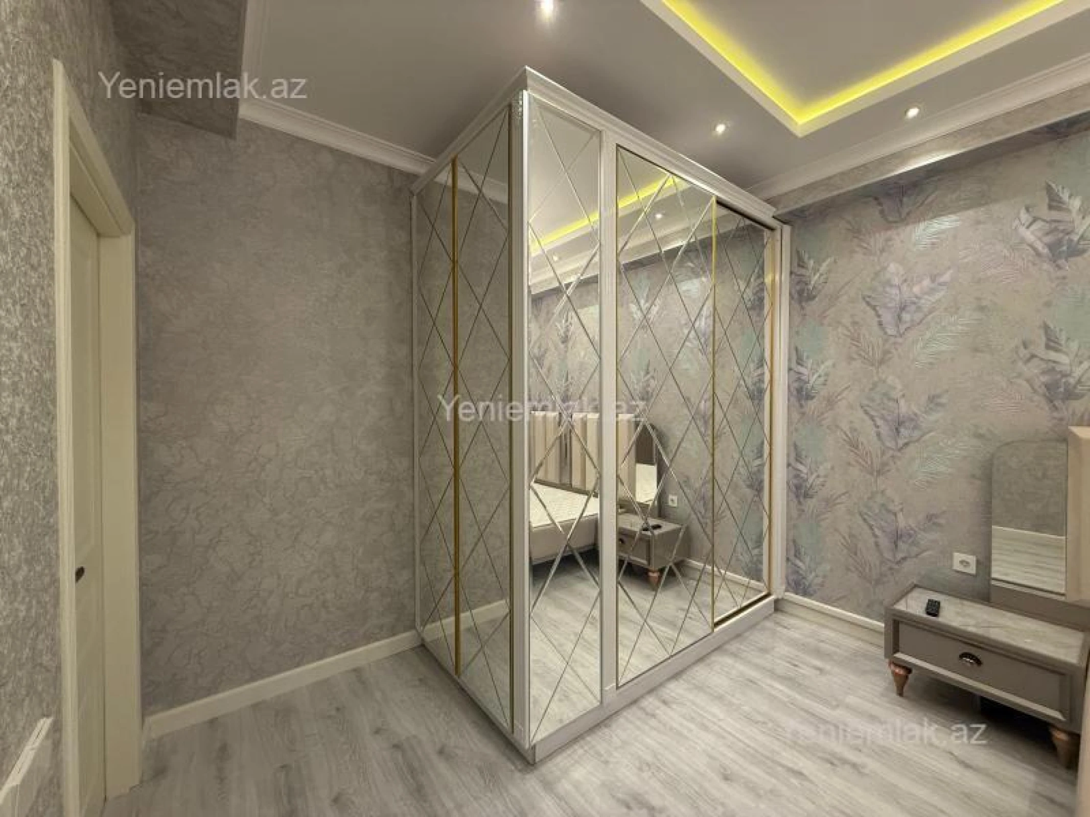 Satılır 3 otaqlı yeni tikili 93 m²