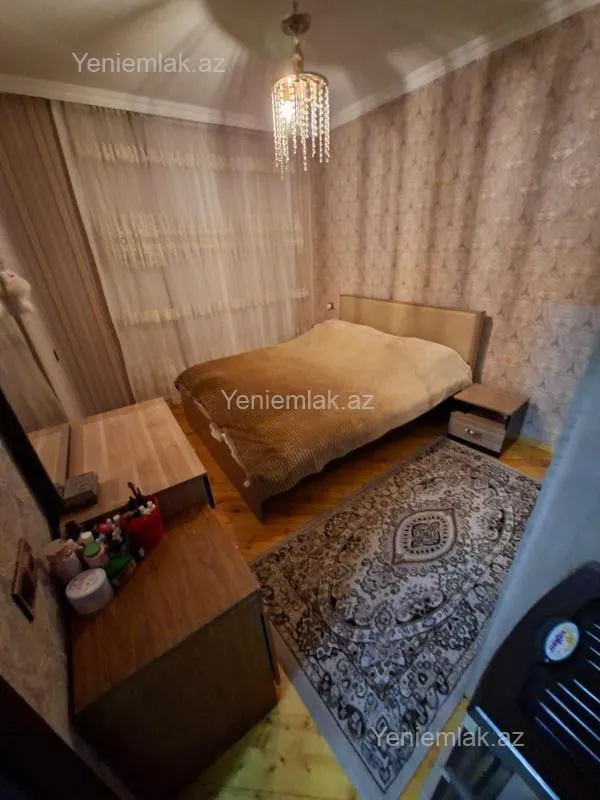 Satılır 3 otaqlı köhnə tikili 82 m²