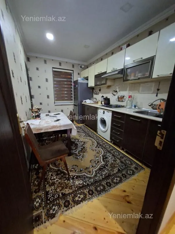 Satılır 3 otaqlı köhnə tikili 82 m²