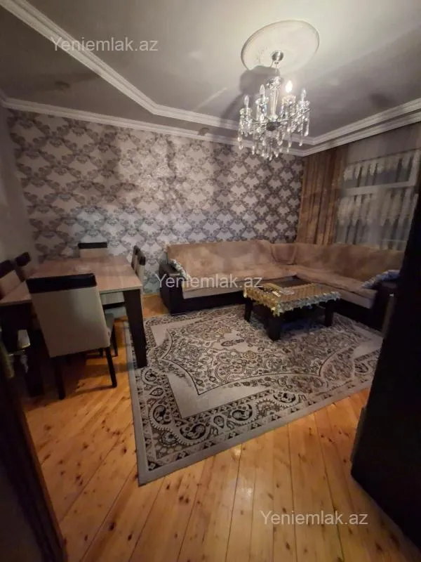 Satılır 3 otaqlı köhnə tikili 82 m²