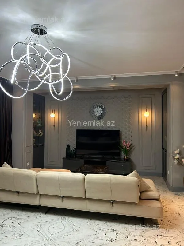 Satılır 3 otaqlı yeni tikili 115 m²