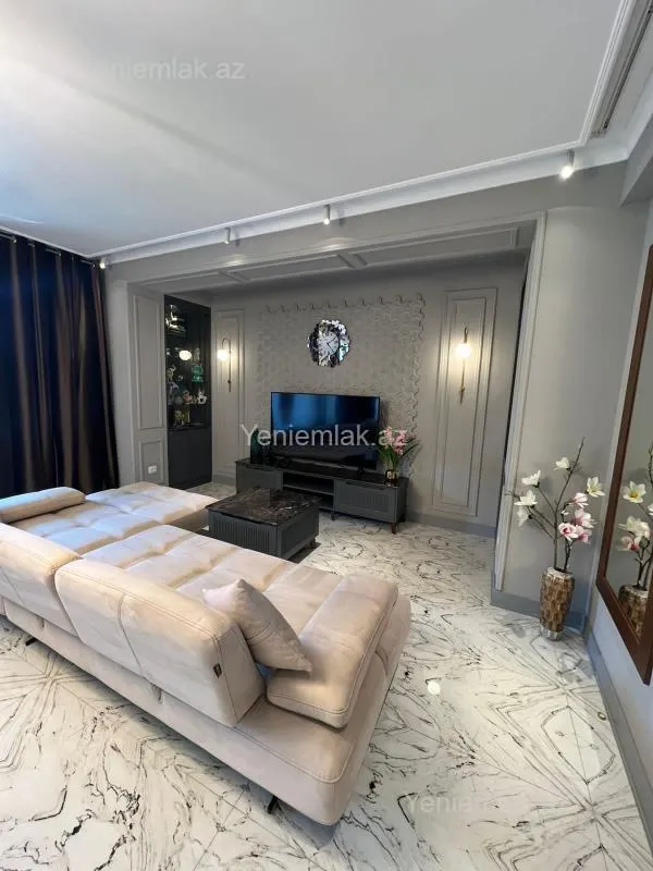 Satılır 3 otaqlı yeni tikili 115 m²