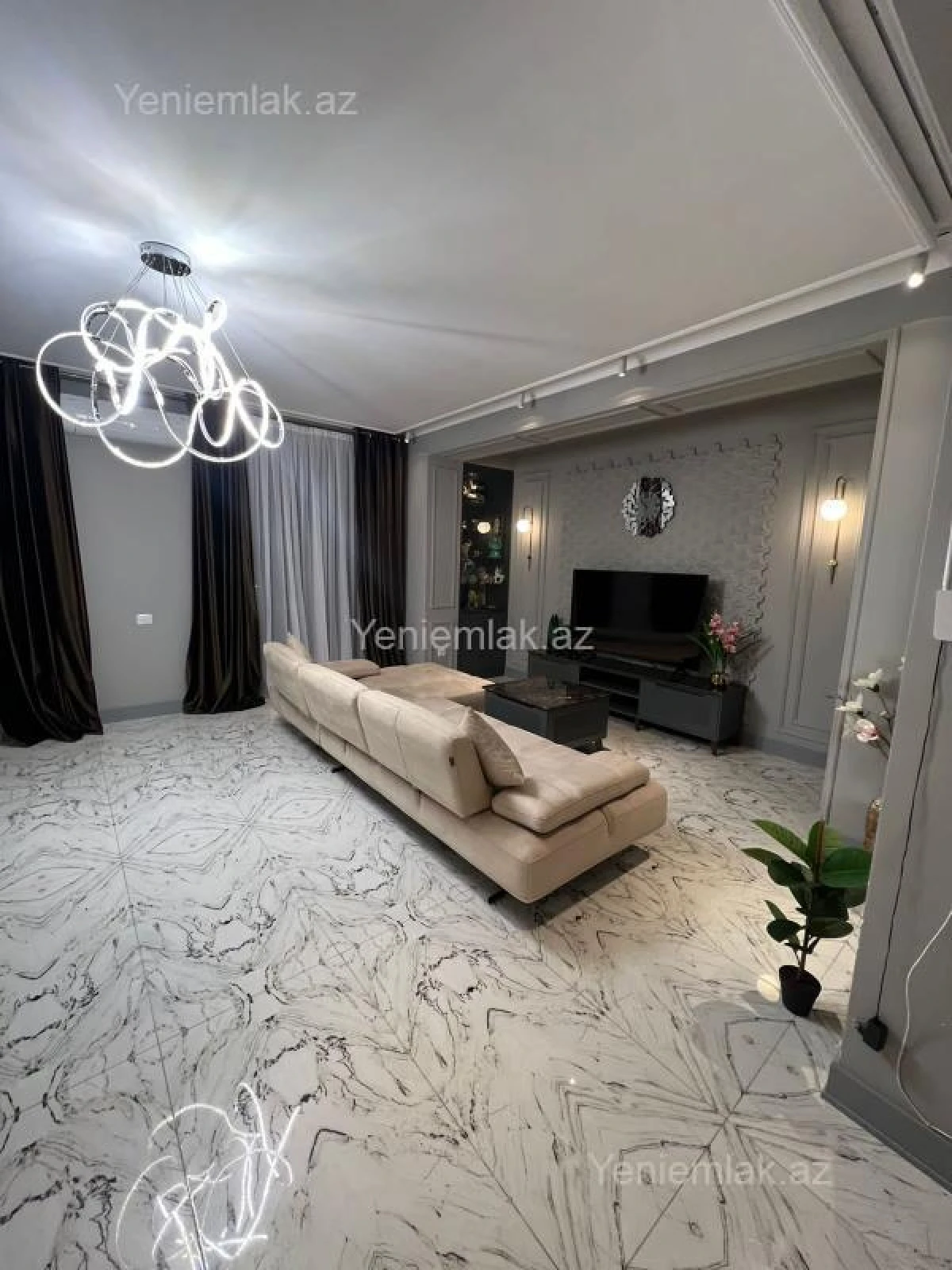 Satılır 3 otaqlı yeni tikili 115 m²