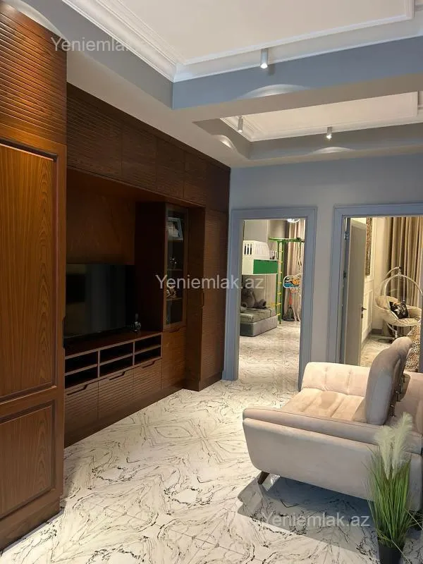 Satılır 3 otaqlı yeni tikili 115 m²