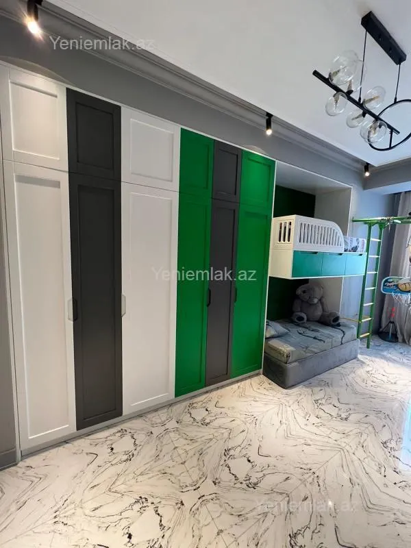 Satılır 3 otaqlı yeni tikili 115 m²