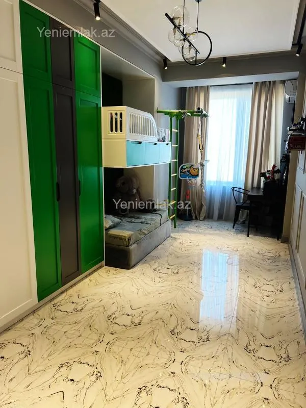 Satılır 3 otaqlı yeni tikili 115 m²