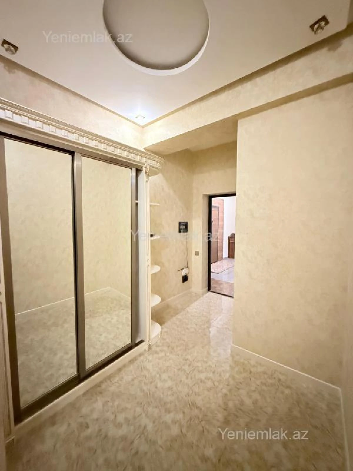 Satılır 3 otaqlı yeni tikili 70 m²