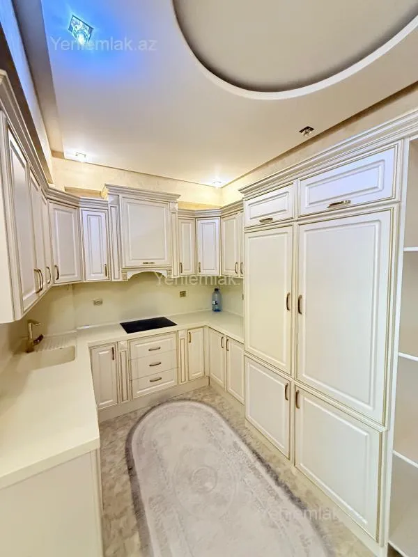 Satılır 3 otaqlı yeni tikili 70 m²