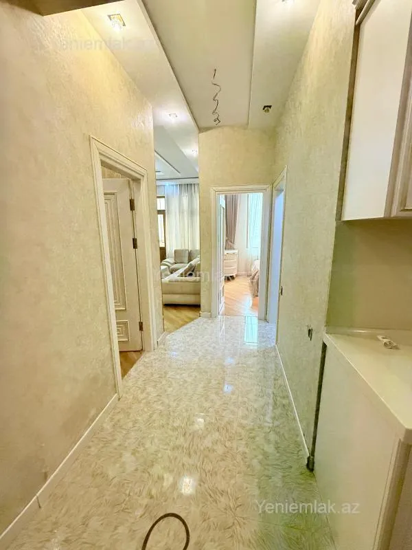 Satılır 3 otaqlı yeni tikili 70 m²