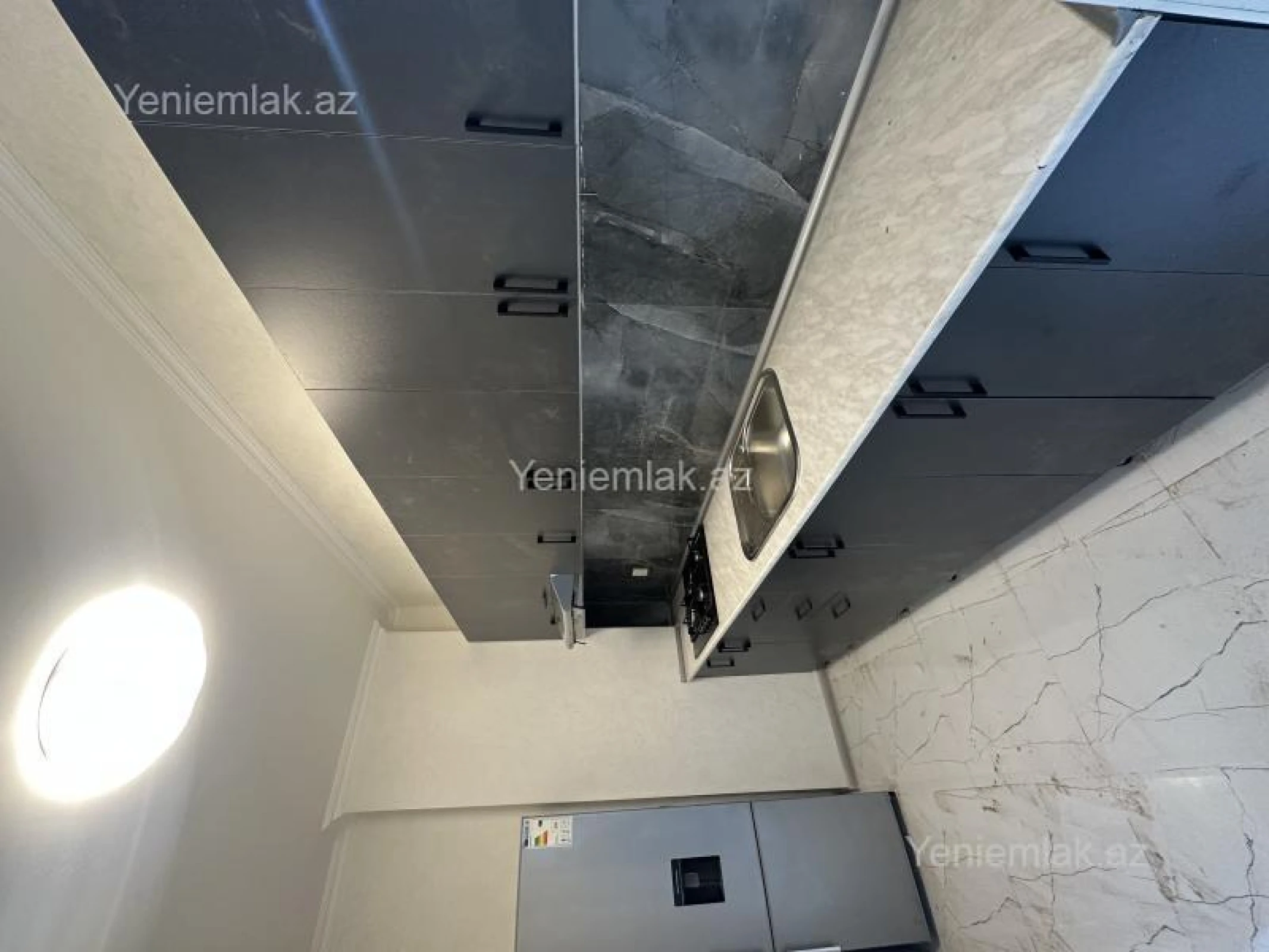Satılır 2 otaqlı yeni tikili 60 m²