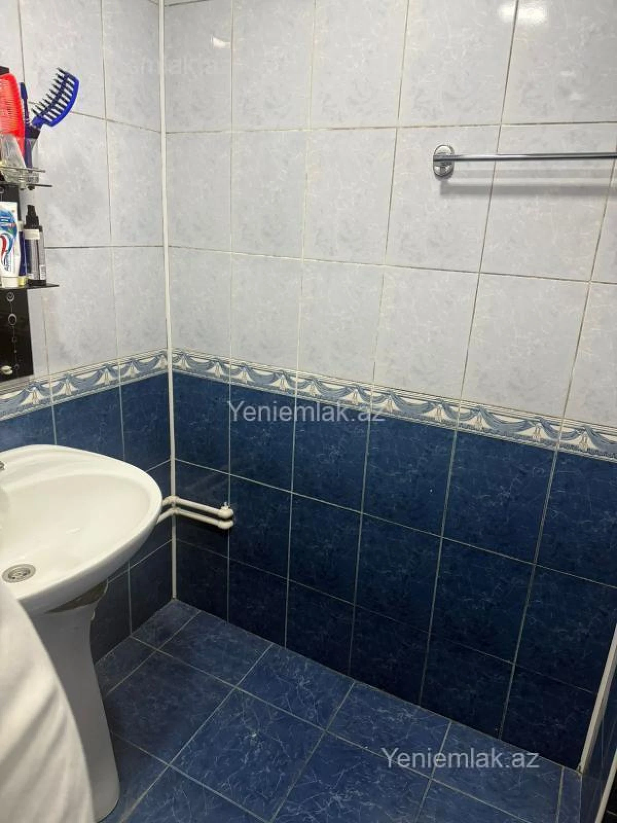 Satılır 3 otaqlı köhnə tikili 70 m²