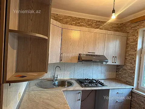 Satılır 1 otaqlı köhnə tikili 32 m²