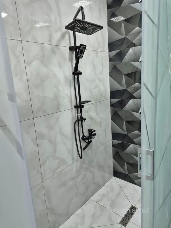 Satılır 3 otaqlı yeni tikili 128 m²