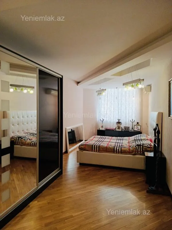 Satılır 4 otaqlı yeni tikili 180 m²