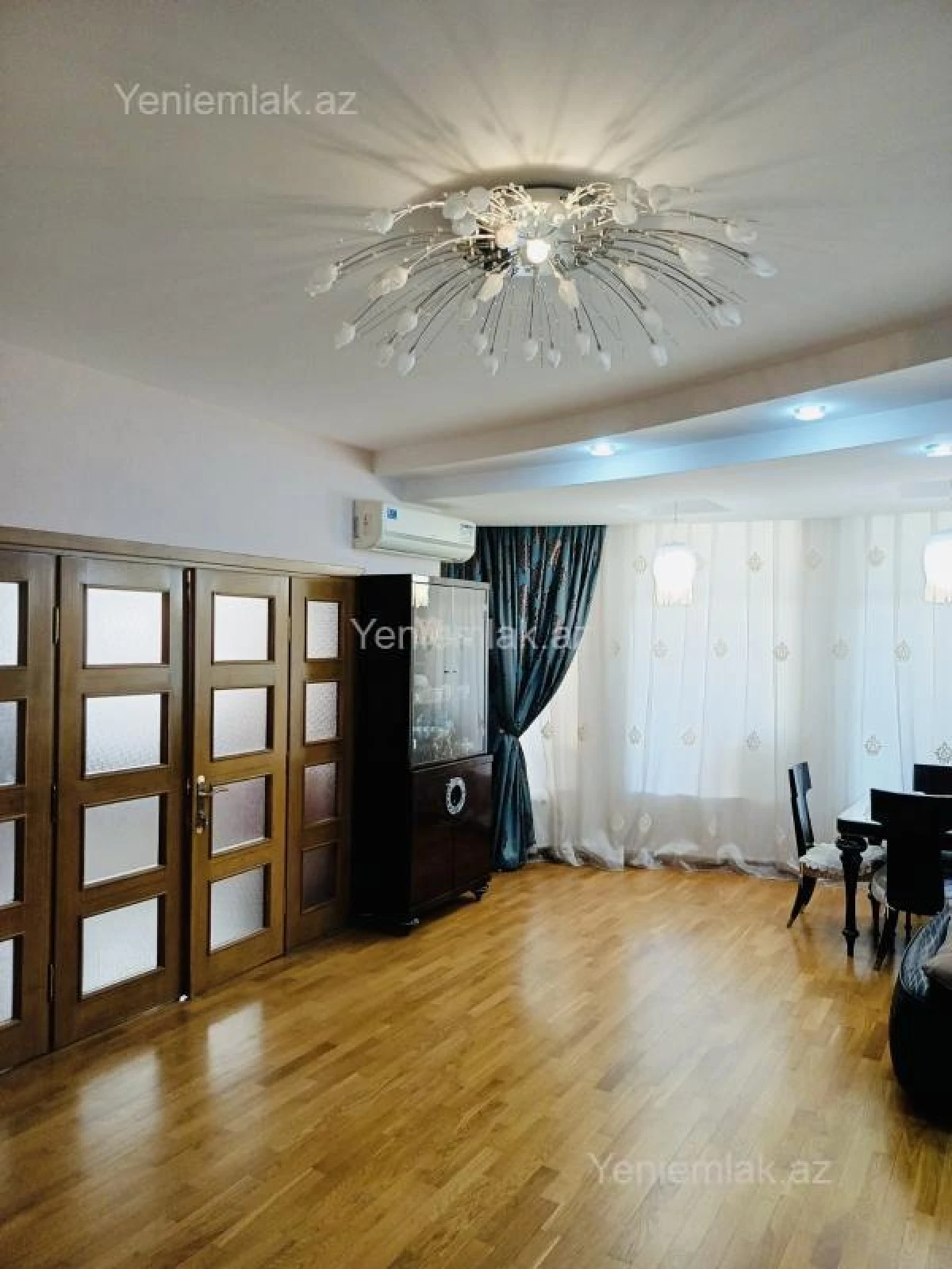 Satılır 4 otaqlı yeni tikili 180 m²