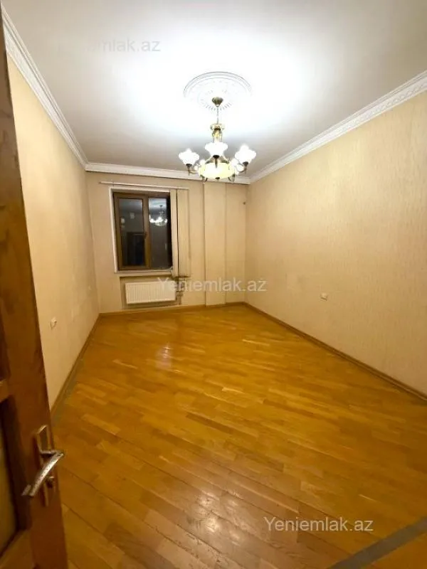 Satılır 4 otaqlı yeni tikili 185 m²