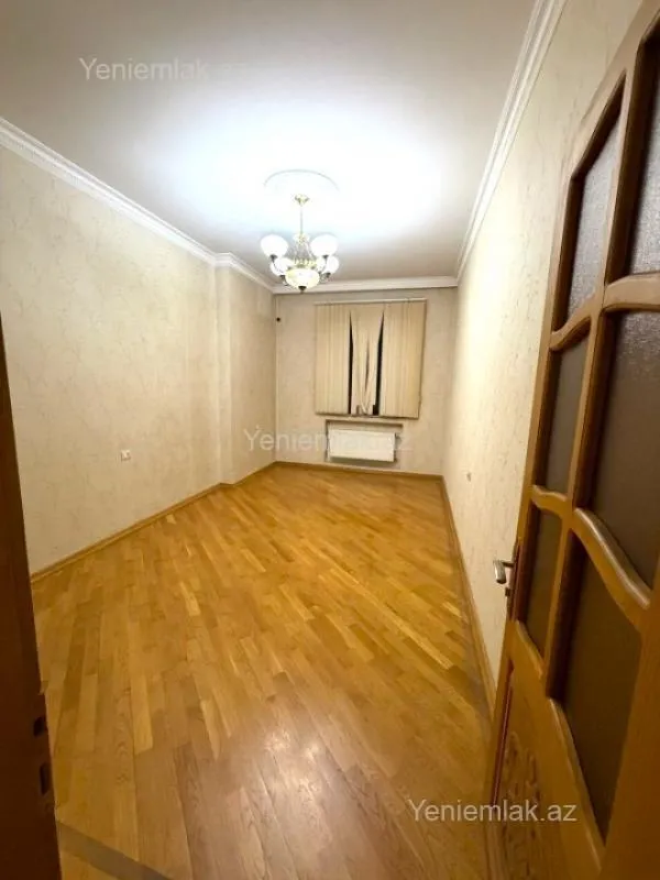 Satılır 4 otaqlı yeni tikili 185 m²