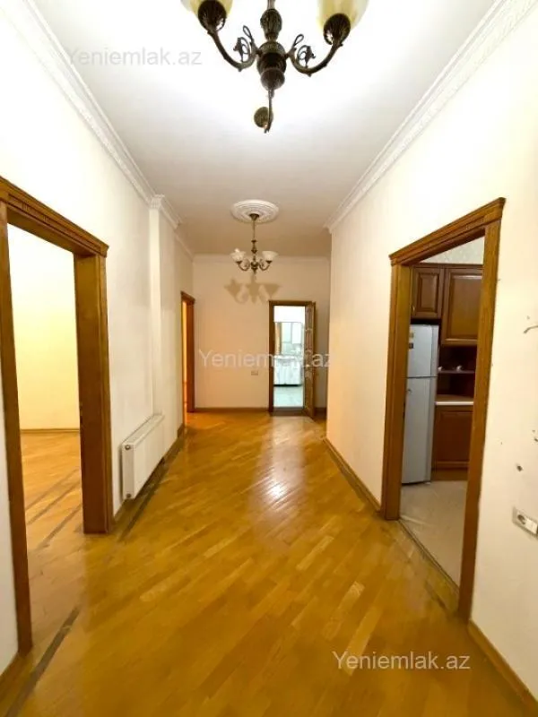 Satılır 4 otaqlı yeni tikili 185 m²