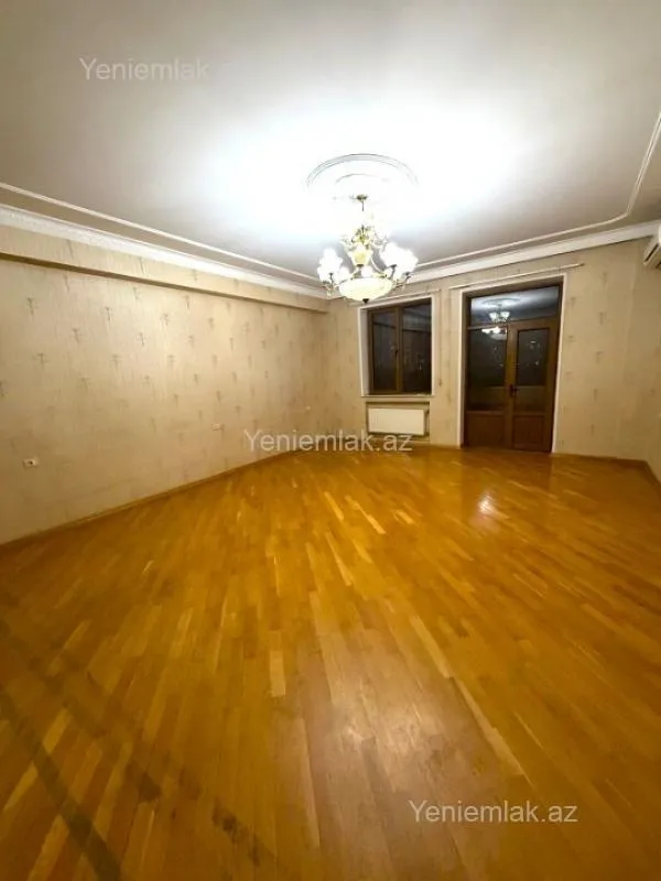 Satılır 4 otaqlı yeni tikili 185 m²