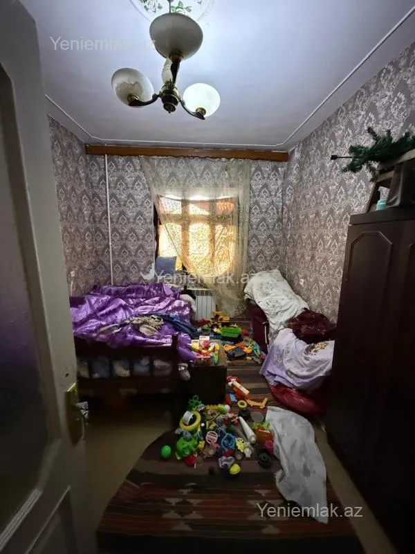 Satılır 2 otaqlı köhnə tikili 60 m²
