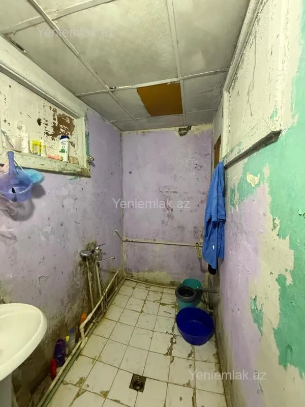 Satılır 2 otaqlı köhnə tikili 60 m²