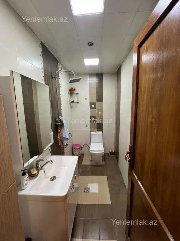 Satılır 4 otaqlı yeni tikili 180 m²