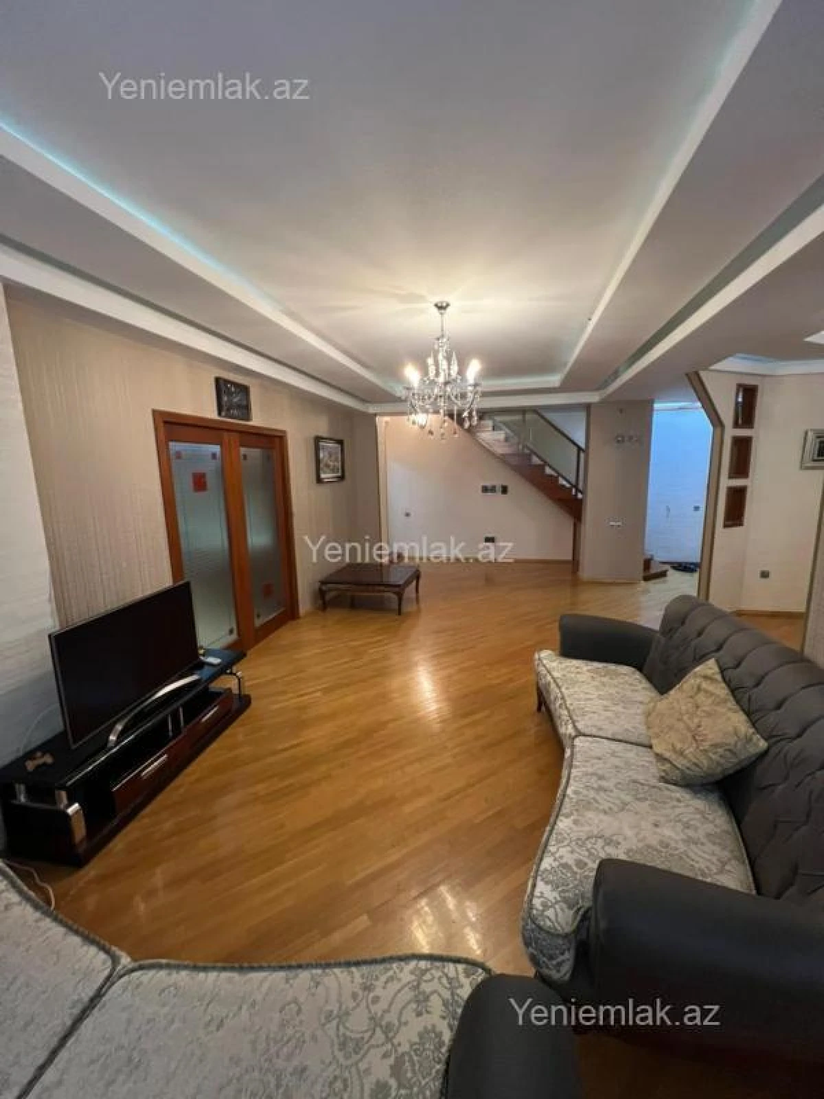 Satılır 4 otaqlı yeni tikili 180 m²