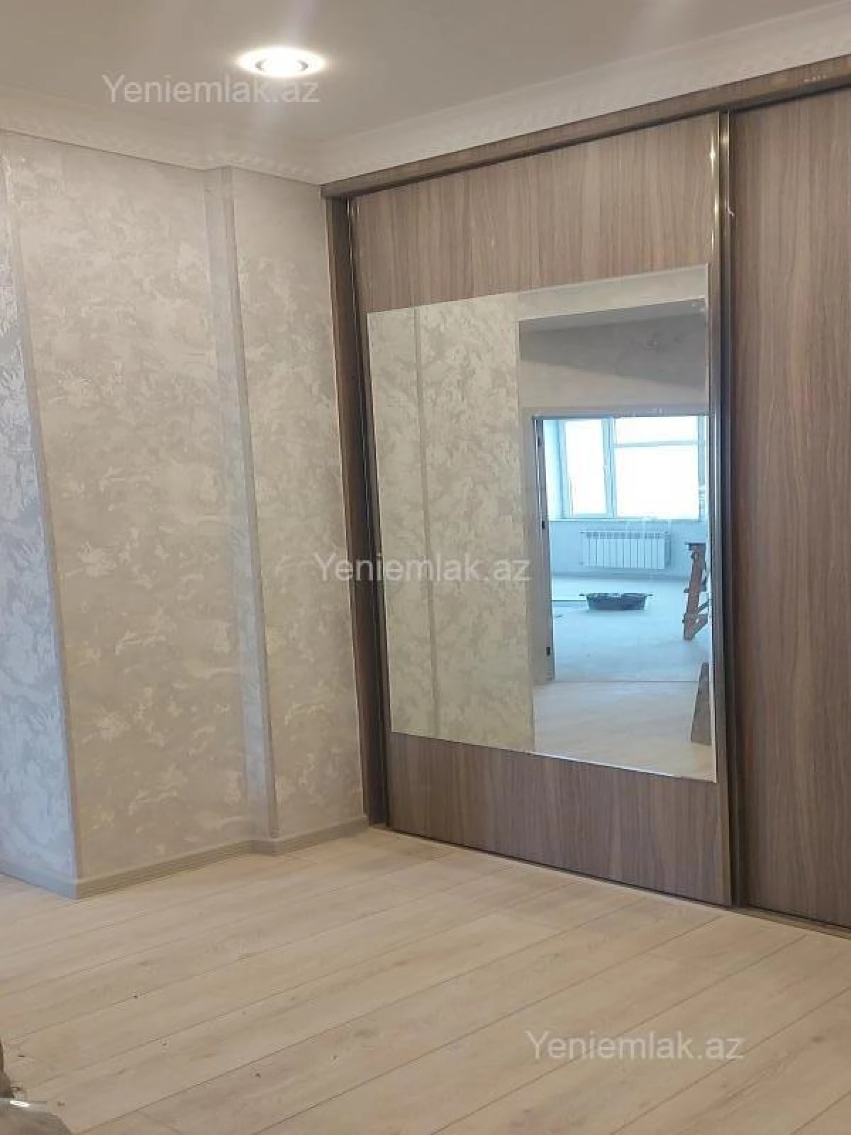 Satılır 4 otaqlı yeni tikili 130 m²