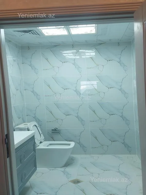 Satılır 4 otaqlı yeni tikili 130 m²