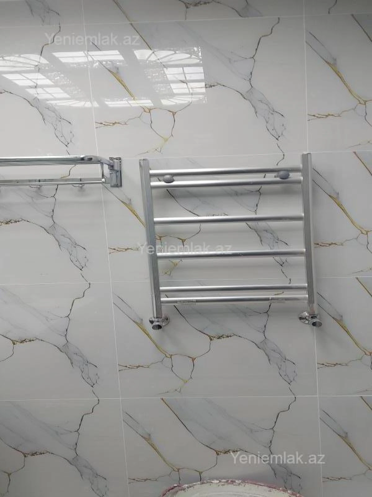 Satılır 4 otaqlı yeni tikili 130 m²