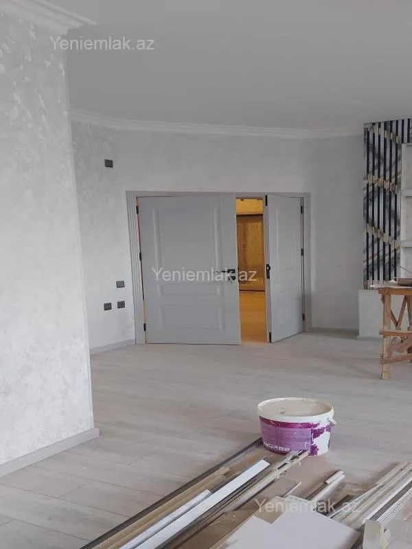 Satılır 4 otaqlı yeni tikili 130 m²